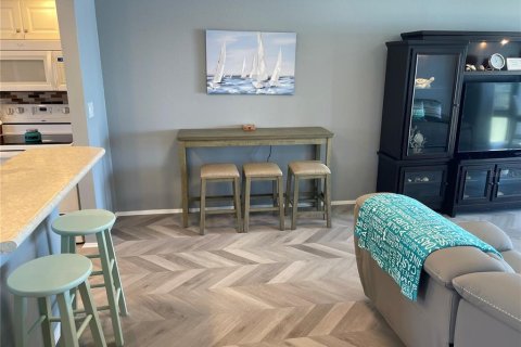 Condo in Clearwater, Florida, 2 bedrooms  № 212677 - photo 22