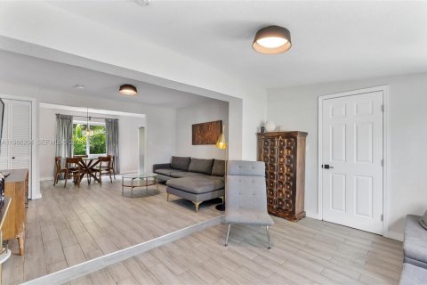 Купить виллу или дом в Майами, Флорида 3 спальни, 111.58м2, № 2044926 - фото 5