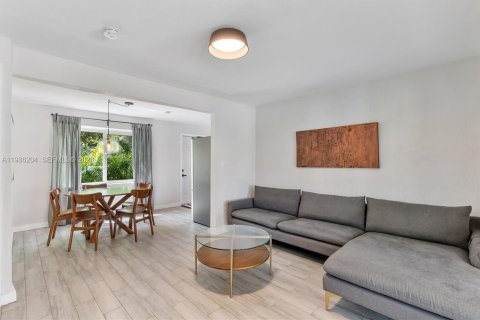 Купить виллу или дом в Майами, Флорида 3 спальни, 111.58м2, № 2044926 - фото 9