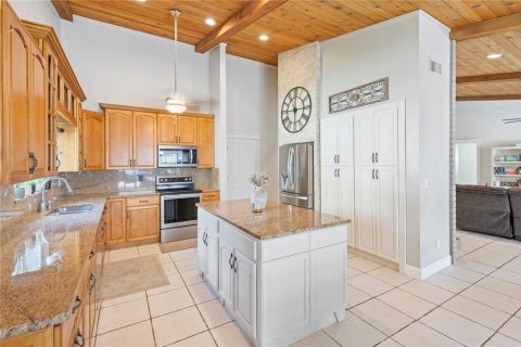 House in Cape Coral, Florida 3 bedrooms, 168.25 sq.m. № 1873859 - photo 15