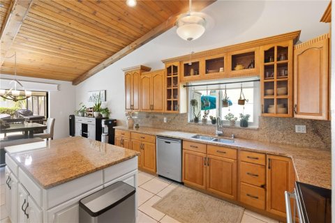 House in Cape Coral, Florida 3 bedrooms, 168.25 sq.m. № 1873859 - photo 11