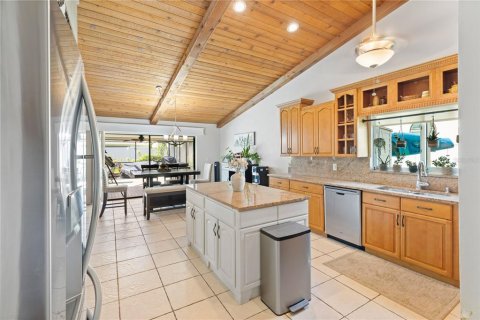 House in Cape Coral, Florida 3 bedrooms, 168.25 sq.m. № 1873859 - photo 2