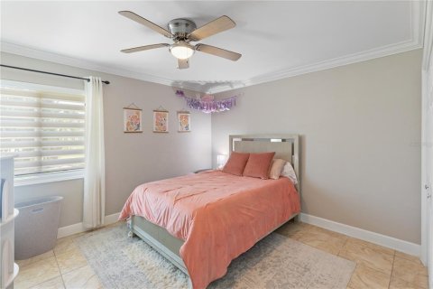 House in Cape Coral, Florida 3 bedrooms, 168.25 sq.m. № 1873859 - photo 25