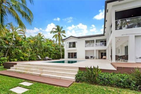 House in Hallandale Beach, Florida 5 bedrooms, 552.68 sq.m. № 1989937 - photo 14