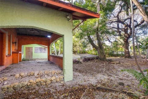 House in Miami, Florida 3 bedrooms, 176.61 sq.m. № 2126024 - photo 6