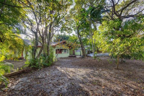 House in Miami, Florida 3 bedrooms, 176.61 sq.m. № 2126024 - photo 7