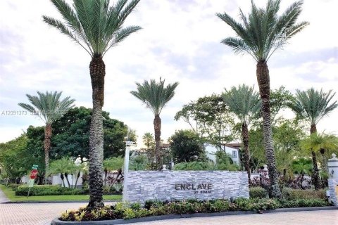 Condo in Doral, Florida, 2 bedrooms  № 2375355