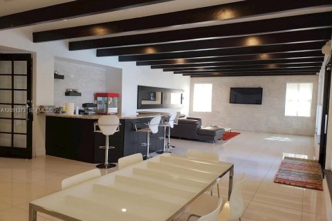 Condo in Doral, Florida, 2 bedrooms  № 2375355 - photo 4