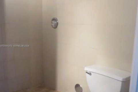 Condo in Doral, Florida, 2 bedrooms  № 2375355 - photo 15