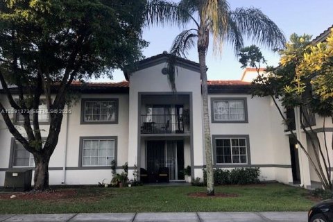 Condo in Doral, Florida, 2 bedrooms  № 2375355 - photo 13