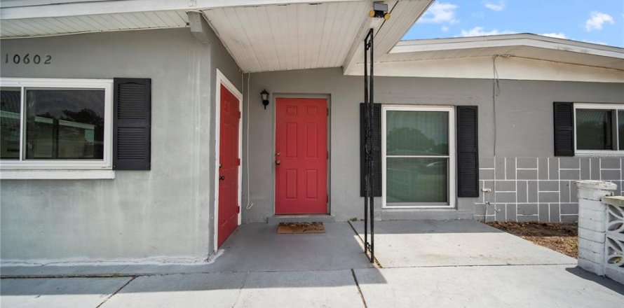 House in Port Richey, Florida 3 bedrooms, 154.31 sq.m. № 1676015