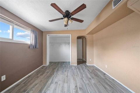 House in Port Richey, Florida 3 bedrooms, 154.31 sq.m. № 1676015 - photo 22