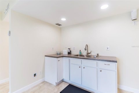 Condo in Tampa, Florida, 1 bedroom  № 1535605 - photo 9