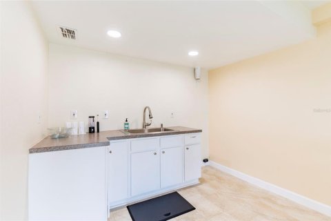 Condo in Tampa, Florida, 1 bedroom  № 1535605 - photo 8