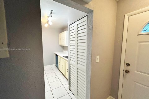 Touwnhouse à louer à Lauderhill, Floride: 2 chambres, 98.48 m2 № 1976079 - photo 5