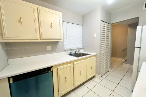 Touwnhouse à louer à Lauderhill, Floride: 2 chambres, 98.48 m2 № 1976079 - photo 8