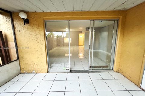 Touwnhouse à louer à Lauderhill, Floride: 2 chambres, 98.48 m2 № 1976079 - photo 21