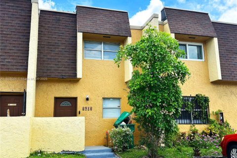 Touwnhouse à louer à Lauderhill, Floride: 2 chambres, 98.48 m2 № 1976079 - photo 1