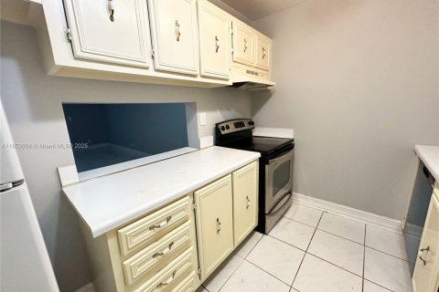 Touwnhouse à louer à Lauderhill, Floride: 2 chambres, 98.48 m2 № 1976079 - photo 7