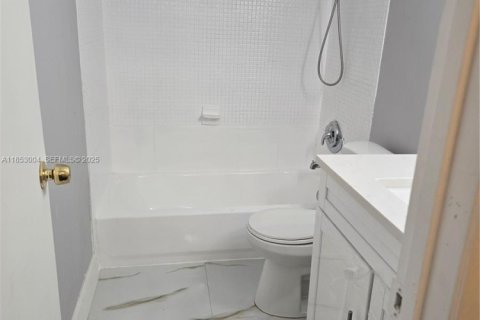 Touwnhouse à louer à Lauderhill, Floride: 2 chambres, 98.48 m2 № 1976079 - photo 28