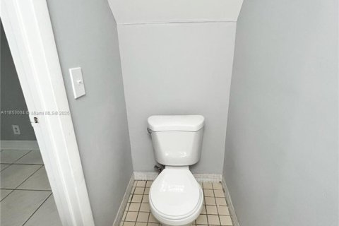 Touwnhouse à louer à Lauderhill, Floride: 2 chambres, 98.48 m2 № 1976079 - photo 12