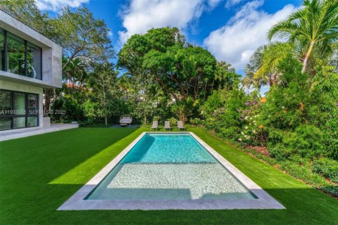 Villa ou maison à vendre à Miami, Floride: 5 chambres, 489.22 m2 № 1991020 - photo 28