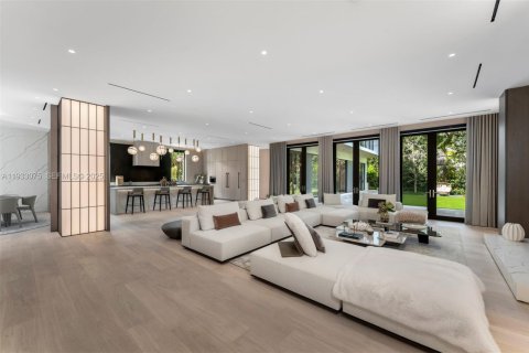 Villa ou maison à vendre à Miami, Floride: 5 chambres, 489.22 m2 № 1991020 - photo 3