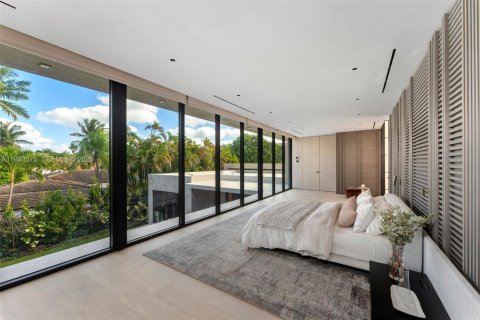 Villa ou maison à vendre à Miami, Floride: 5 chambres, 489.22 m2 № 1991020 - photo 17
