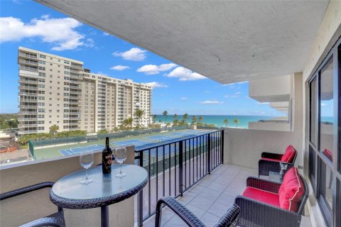 Condo in Lauderdale-by-the-Sea, Florida, 1 bedroom № 2367725