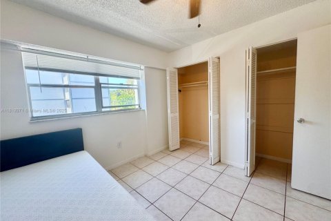 Condominio en venta en North Miami Beach, Florida, 2 dormitorios, 110.55 m2 № 1937769 - foto 17