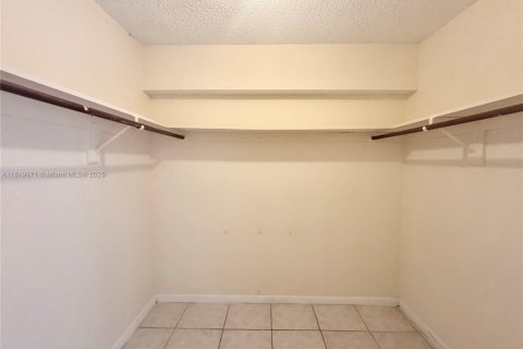Condominio en venta en North Miami Beach, Florida, 2 dormitorios, 110.55 m2 № 1937769 - foto 21