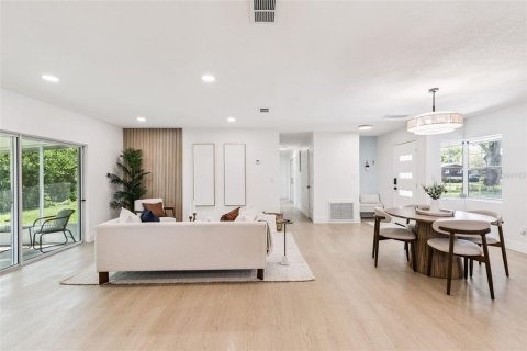 Casa en venta en Winter Park, Florida, 4 dormitorios, 149.11 m2 № 2231422 - foto 6