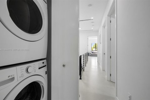 Touwnhouse à louer à Miami, Floride: 3 chambres, 187.29 m2 № 2046296 - photo 23