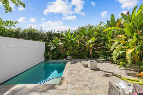 Touwnhouse à louer à Miami, Floride: 3 chambres, 187.29 m2 № 2046296 - photo 2