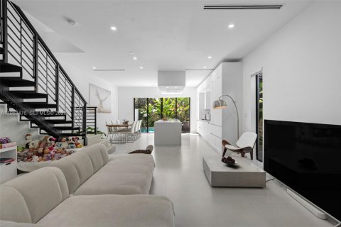 Touwnhouse à louer à Miami, Floride: 3 chambres, 187.29 m2 № 2046296 - photo 6