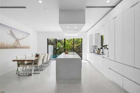 Touwnhouse à louer à Miami, Floride: 3 chambres, 187.29 m2 № 2046296 - photo 8
