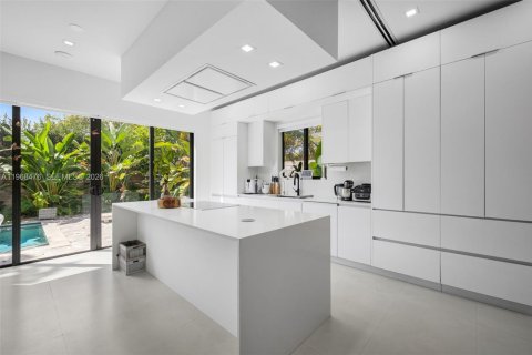 Touwnhouse à louer à Miami, Floride: 3 chambres, 187.29 m2 № 2046296 - photo 7