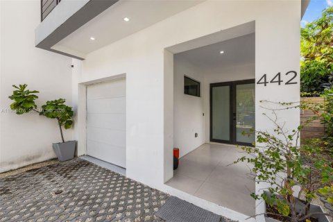 Touwnhouse à louer à Miami, Floride: 3 chambres, 187.29 m2 № 2046296 - photo 3