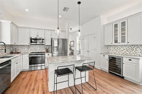 House in Tampa, Florida 3 bedrooms, 183.85 sq.m. № 2403416 - photo 22