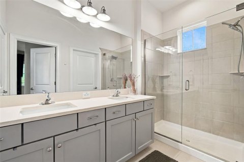 House in Tampa, Florida 3 bedrooms, 183.85 sq.m. № 2403416 - photo 7