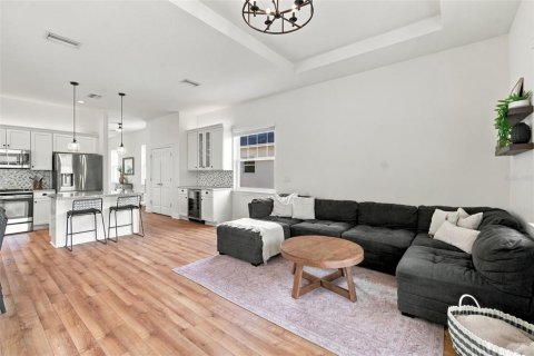 House in Tampa, Florida 3 bedrooms, 183.85 sq.m. № 2403416 - photo 30