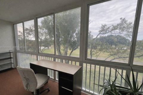 Copropriété à vendre à Pembroke Pines, Floride: 1 chambre, 75.34 m2 № 2030280 - photo 11