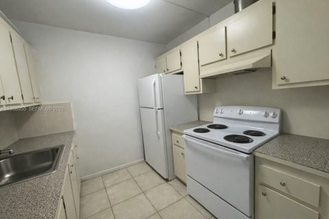 Copropriété à vendre à Pembroke Pines, Floride: 1 chambre, 75.34 m2 № 2030280 - photo 6