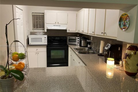 Снять в аренду квартиру в Хайалиа, Флорида 2 спальни, 84.54м2, № 2005338 - фото 5