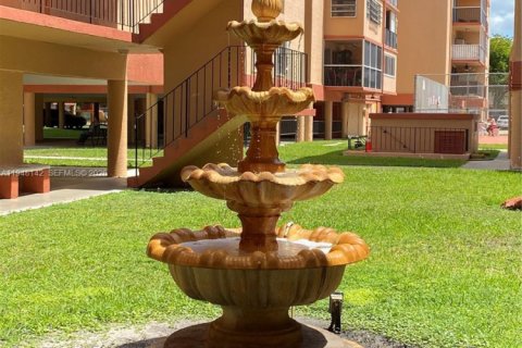 Снять в аренду квартиру в Хайалиа, Флорида 2 спальни, 84.54м2, № 2005338 - фото 13