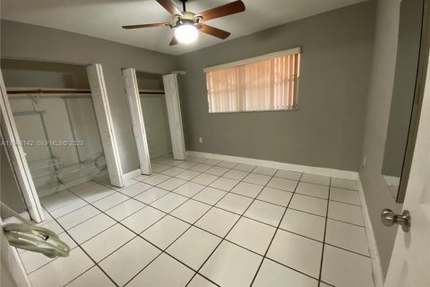 Снять в аренду квартиру в Хайалиа, Флорида 2 спальни, 84.54м2, № 2005338 - фото 8