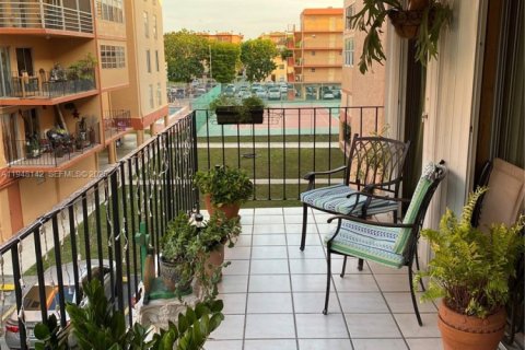 Снять в аренду квартиру в Хайалиа, Флорида 2 спальни, 84.54м2, № 2005338 - фото 12