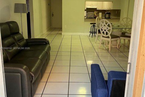 Снять в аренду квартиру в Хайалиа, Флорида 2 спальни, 84.54м2, № 2005338 - фото 3