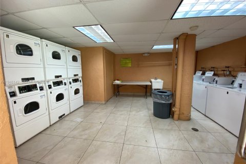 Снять в аренду квартиру в Хайалиа, Флорида 2 спальни, 84.54м2, № 2005338 - фото 10