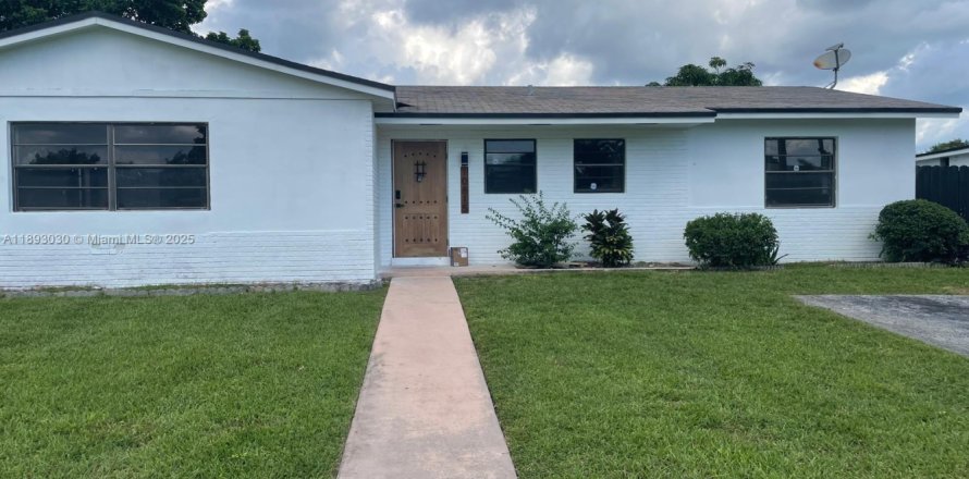 Villa ou maison à Miami, Floride 4 chambres, 185.8 m2 № 1946714